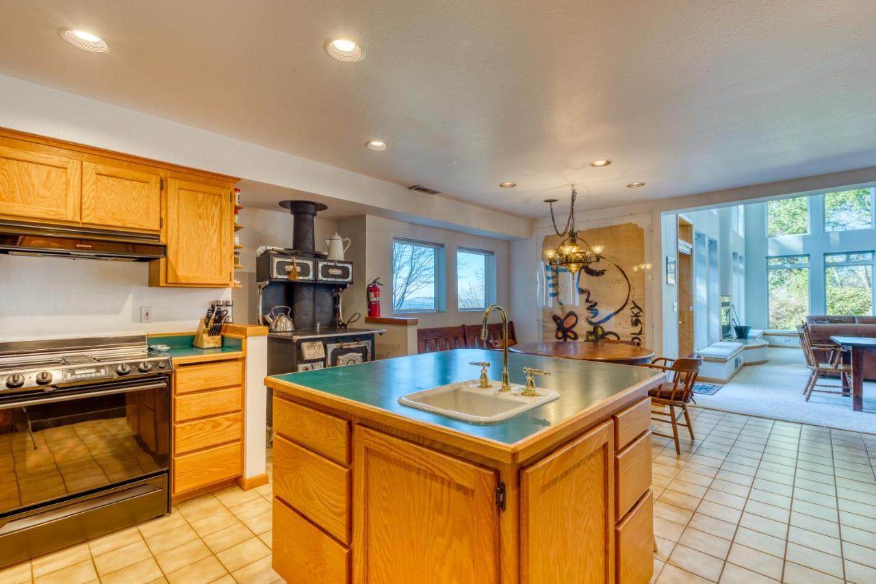 Forest Ridge Retreat Coos Bay Exterior foto
