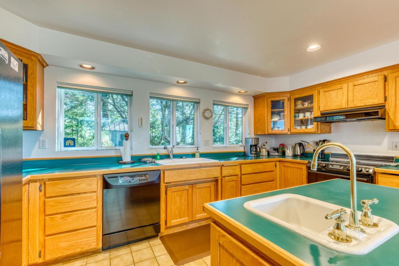 Forest Ridge Retreat Coos Bay Exterior foto
